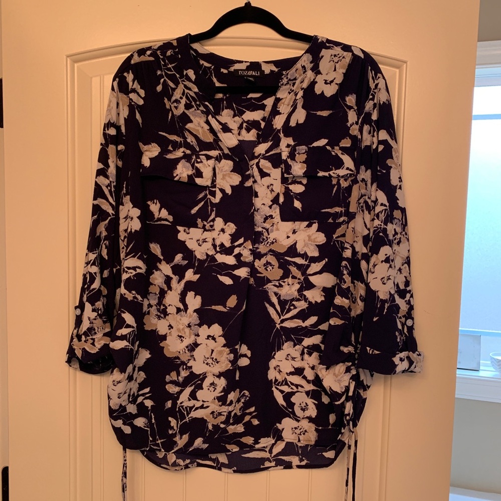 Woman’s Plus blouse size 2X. Navy floral.